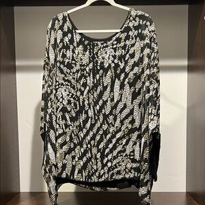 Lane Bryant Black and White Patterned Dolman Sleeve Blouse